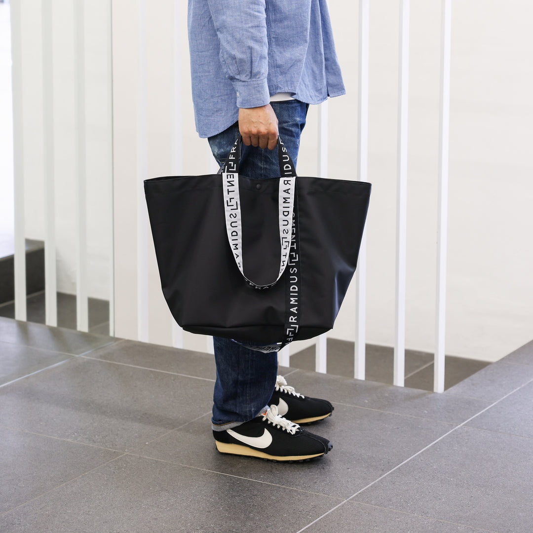 RAMIDUS SQUARE TOTE BAG (M)