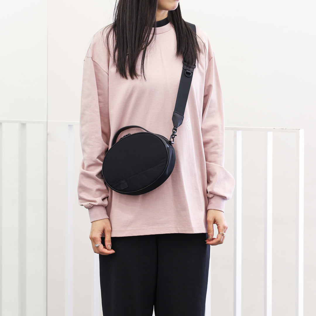 OVAL SHOULDER BAG