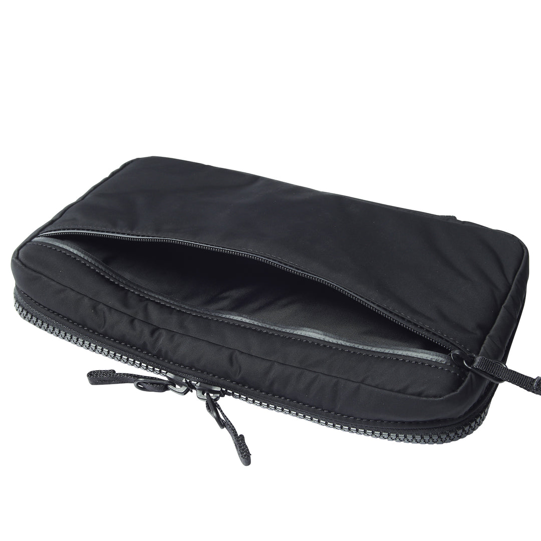 TRAVEL ORGANIZER