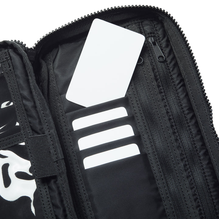 TRAVEL ORGANIZER